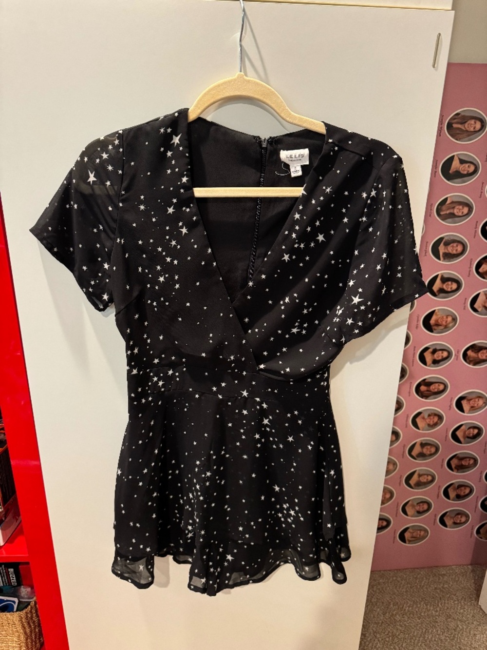 Le Lis Size Small, Black and white star dress.